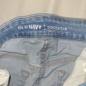 OLD NAVY MIDRISE CAPRI